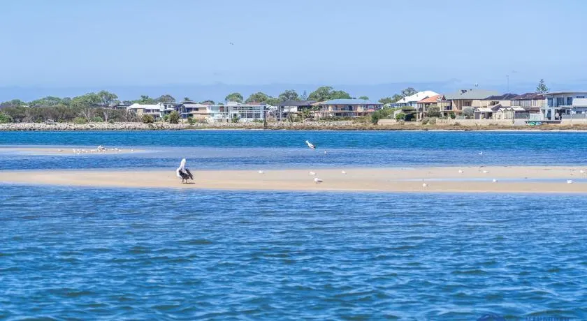 Townside Getaway In Mandurah - Image 1