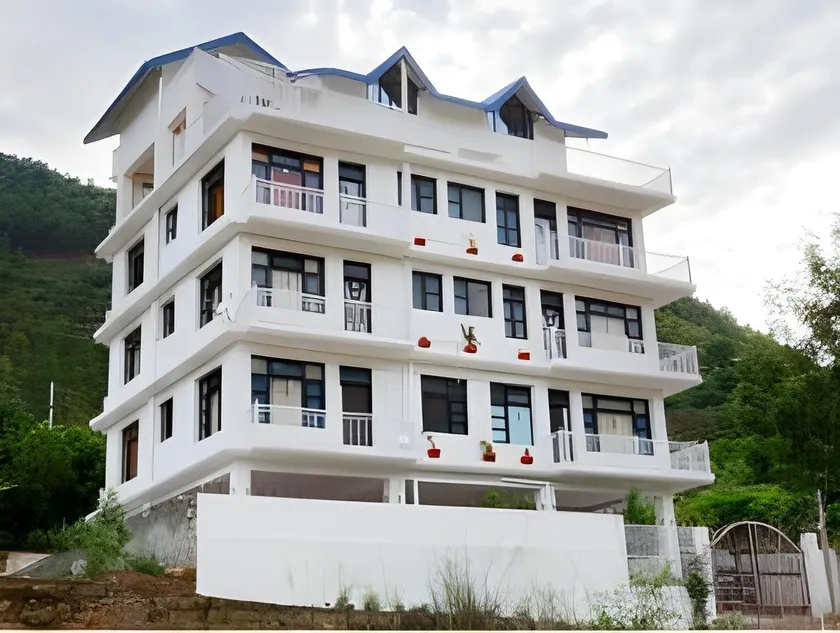 Hotel 47 Hill - Image 1