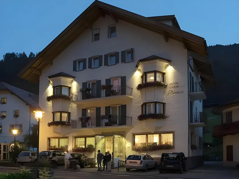 Hotel Garni Planaces - Image 1