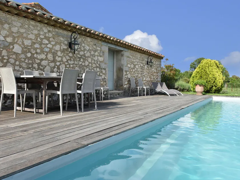 Spectacular Villa in Viols-En-Laval with Swimming Pool - Image 1