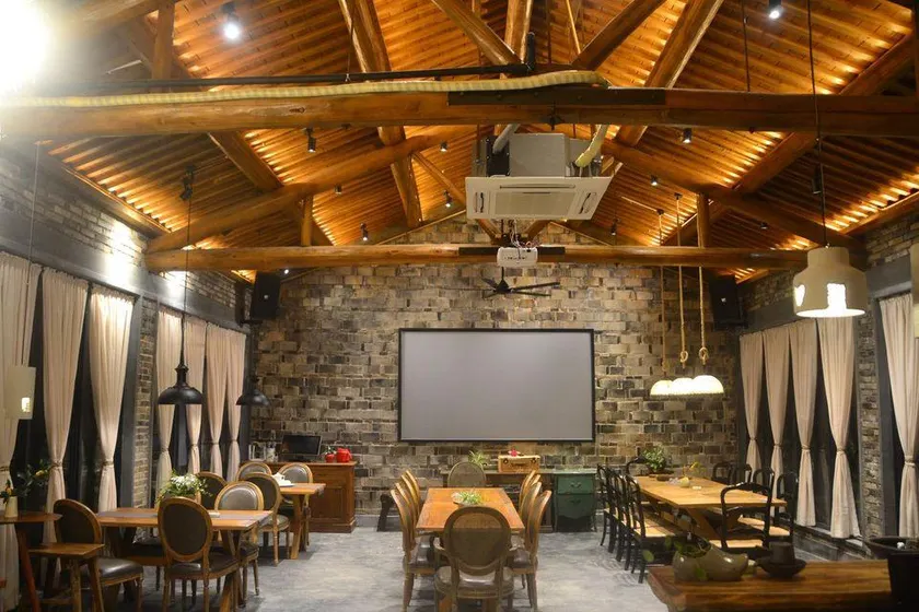 HUATING HOTEL - Image 1