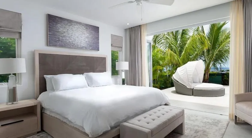 3 bed Luxury villa with sea views on Platinum Coast & beach club access - Image 1
