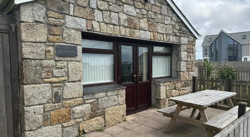 Wheal Frances-Beautifully Fitted Bungalow Helston Cornwall - Image 1