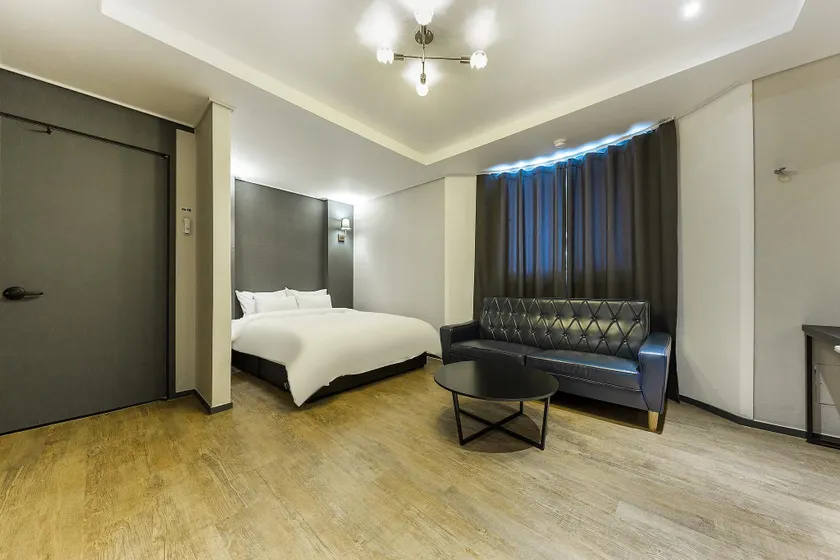 Jeongju Ochang Hotel Bom - Image 1