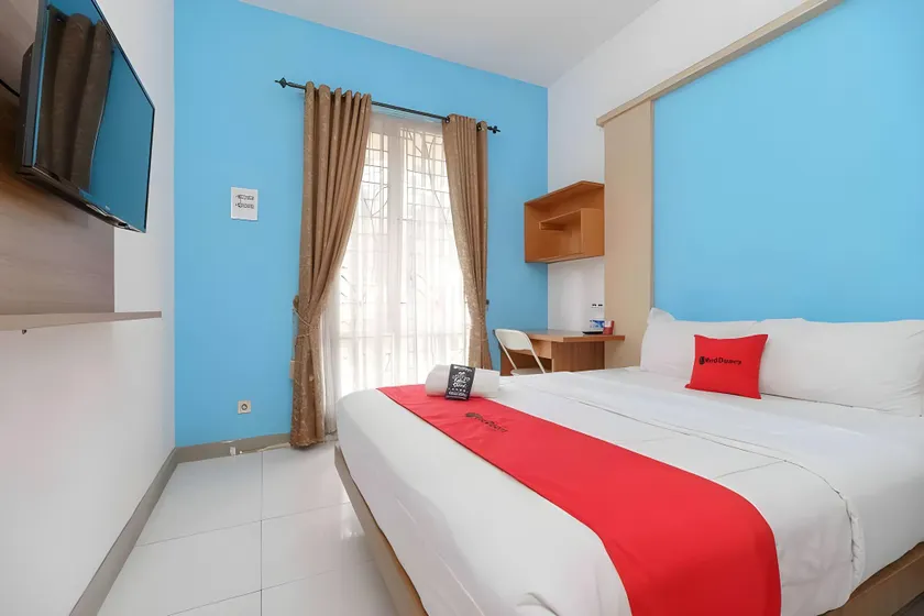 RedDoorz Syariah Plus @ Wisma Bougenville Karawaci - Image 1