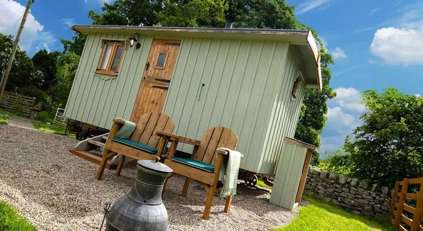 Sycamore Shepherd's Hut - Image 1