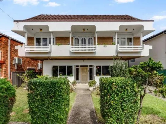 Comfortable House - Image 1