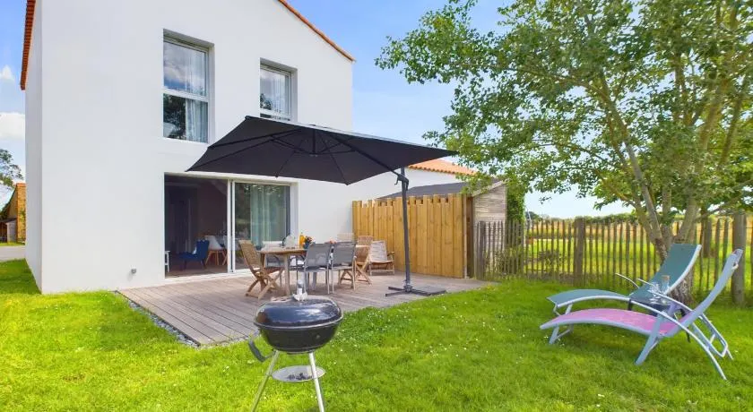 Haus für 6 Erwachsene / 1 Kind – Gemeinschaftspool - Image 1