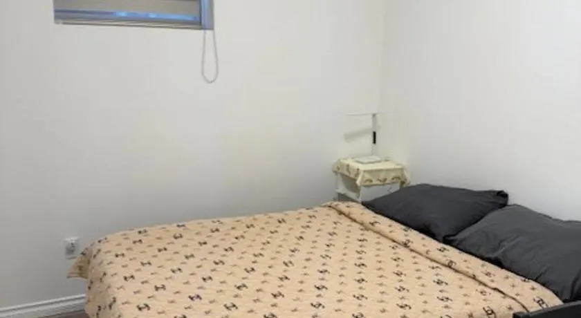 Best Deal - Near Airport and Downtown - Close to Dinning & Shopping & Transportation - Friendly and Secure Location - Book ASAP - Image 1
