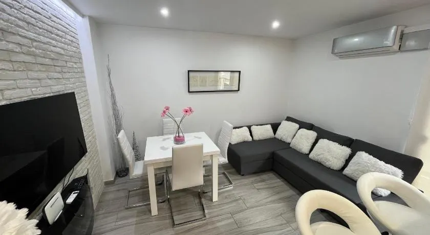 Apartamento premium Aínsa - Image 1