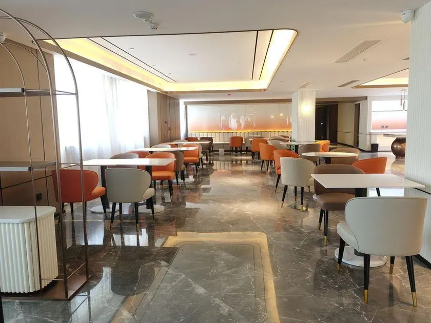 QingFeng Hotel - Image 1