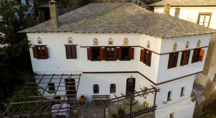 Traditional Mansion Calliopec-UVC sterilized - Image 1