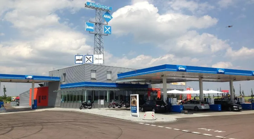 Autohof Bitterfeld - Image 1