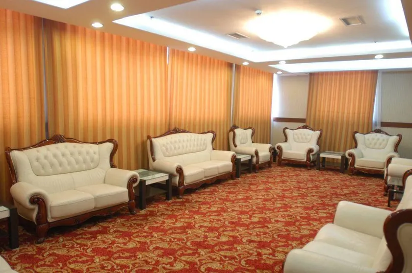 Yan Cheng Hotel - Image 1