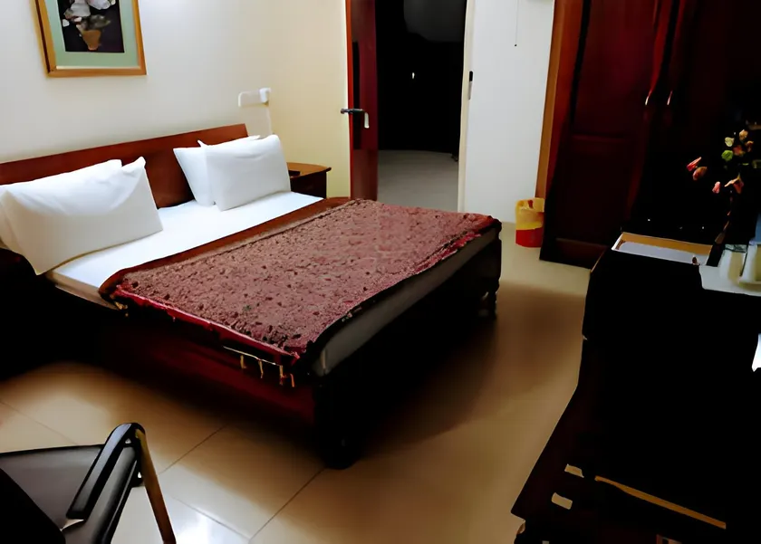 Luxury One Hotel Lahore - Image 1