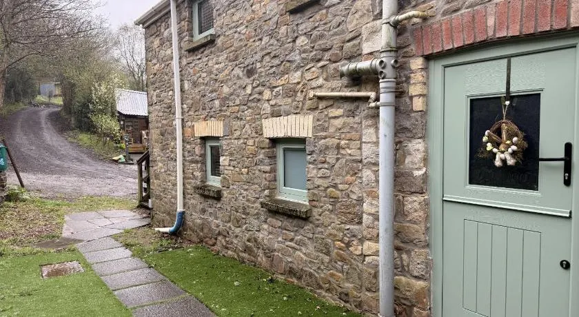 Tunnel Cottages - Image 1