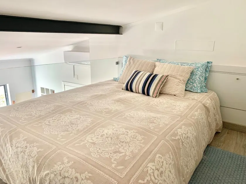 Studio apartment with private terrace in Cascais - Image 1