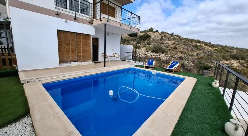 Chalet mit privatem Pool, Grill und Garten - Image 1