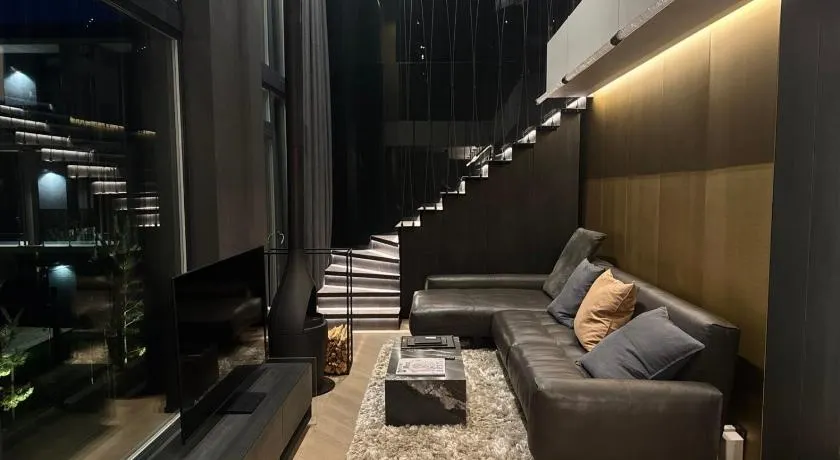 Loft Noire - Image 1