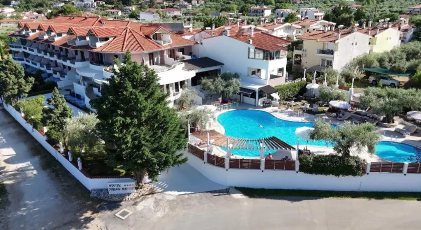 Ocean Beach Hotel - Image 1