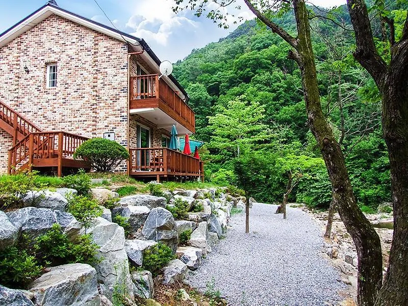 Jecheon Sopungganeunnal Pension - Image 1
