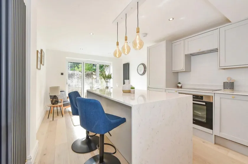Charming Winchester Retreat - Image 1