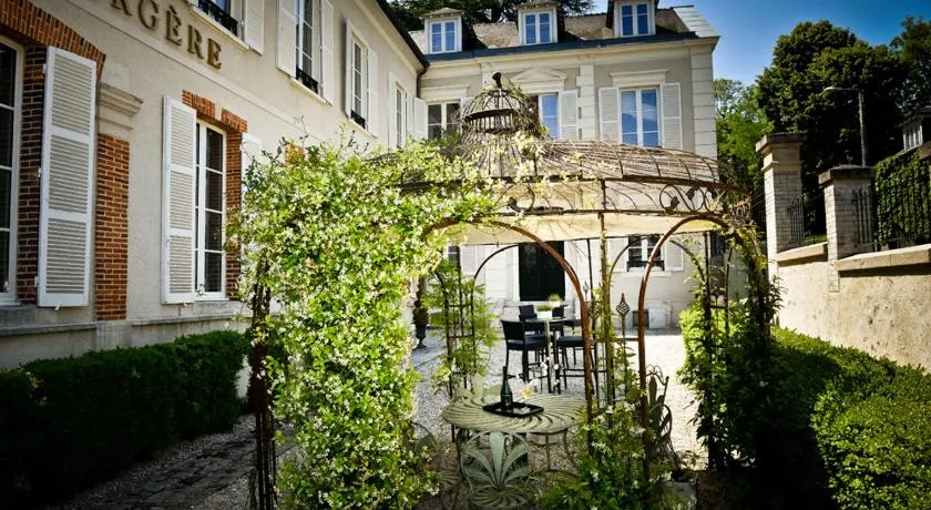 Champagne André Bergère & Suites - Image 1