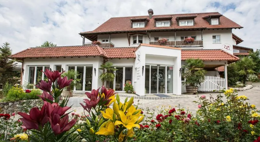 Hotel Am Obstgarten - Image 1