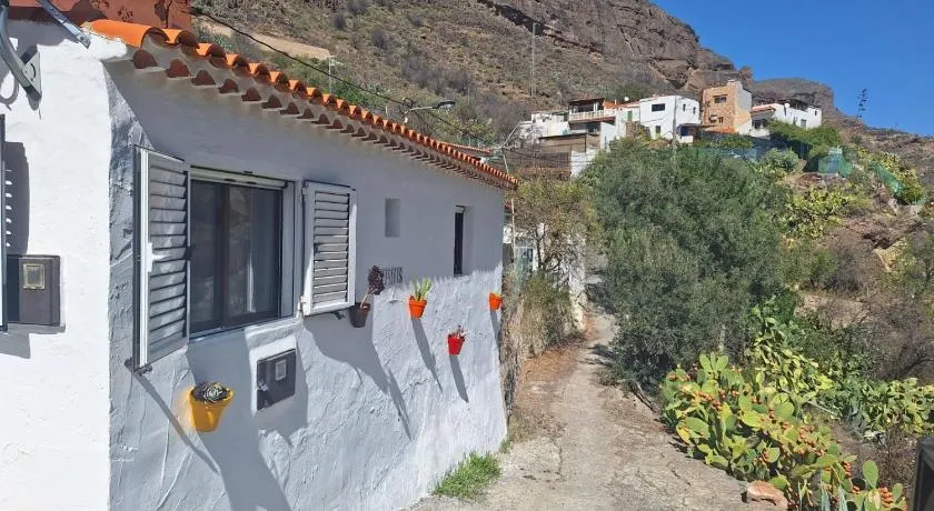 Casa Rural LOS PINARES El Juncal de TEJEDA - Image 1