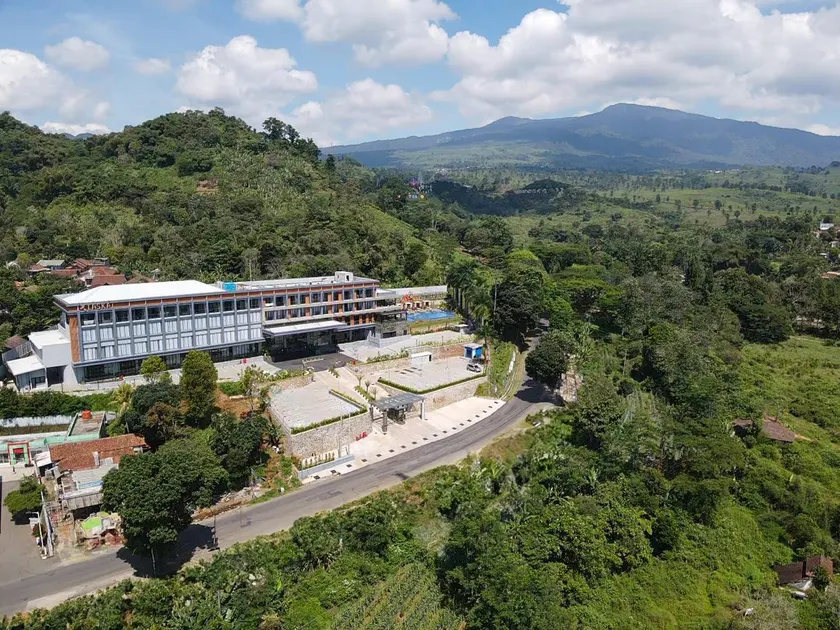 Laska Hotel & Resort Ciater - Image 1