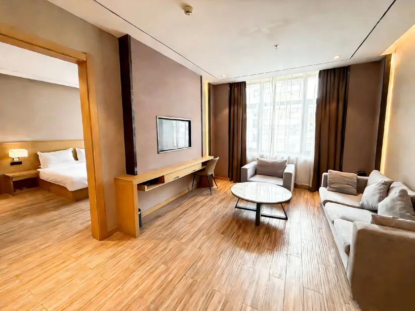 Muqinghui Bathing Hotel - Image 1