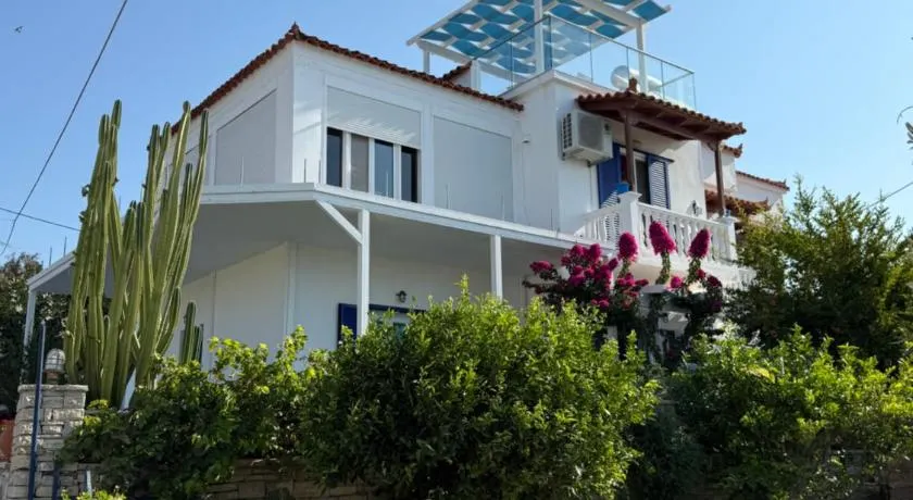 Jenny Apartments - Image 1