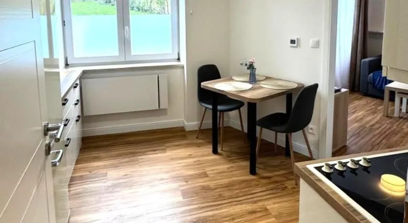 Short Way Apartments - Image 1