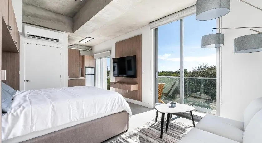 Milan Aventura Hotel - Image 1