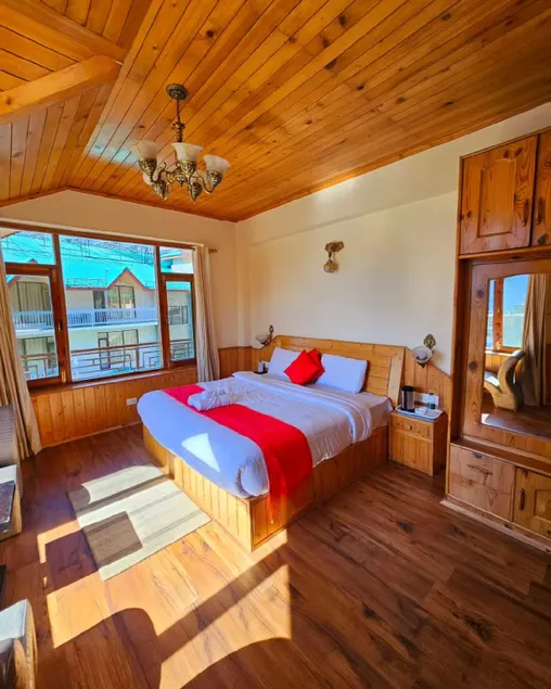 Golden Meadows Cottage - Image 1