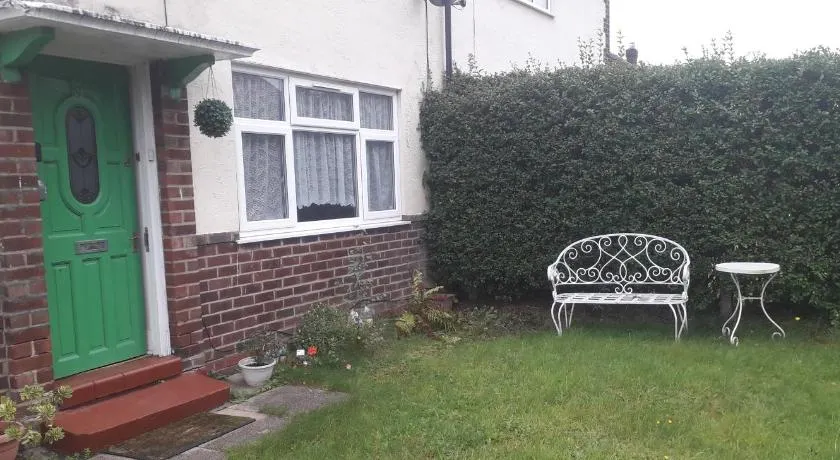 Green Village Guest House - Near Manchester Airport - Image 1