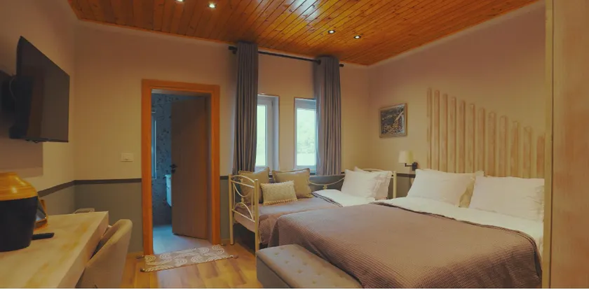 Plis Bujtina - Guesthouse - Image 1