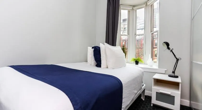 Stylish Newbury Street Studio, #2 - Image 1