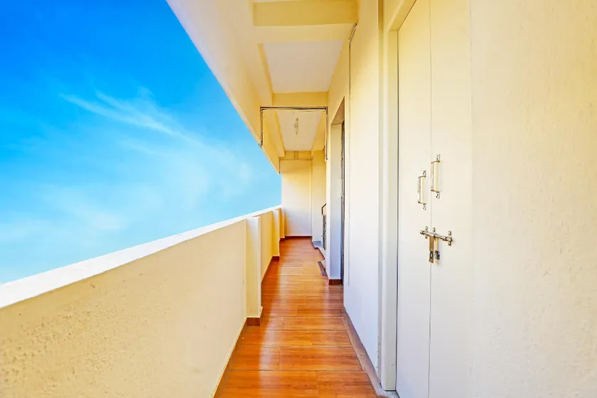 Hotel O YRV STAYS - Image 1