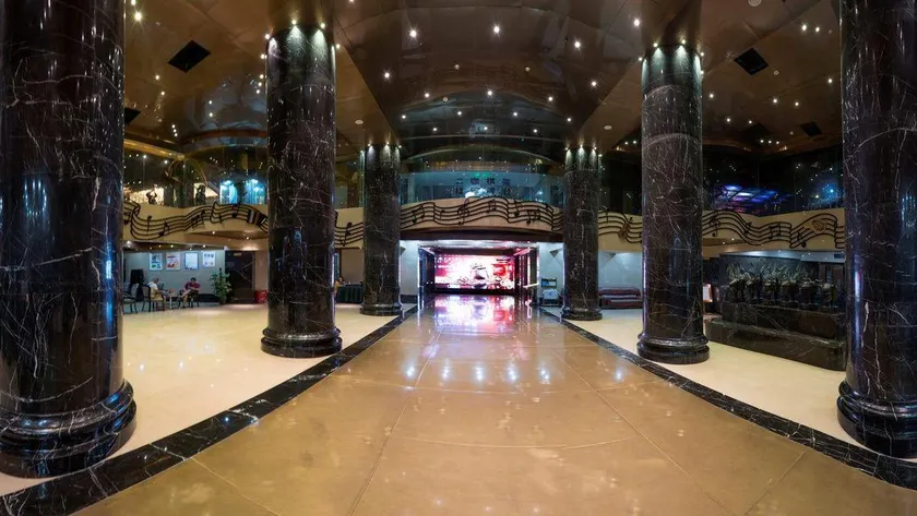 Luzhou Shanhai Restaurant - Image 1