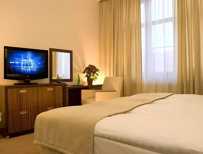 Hotel Academic - Image 1