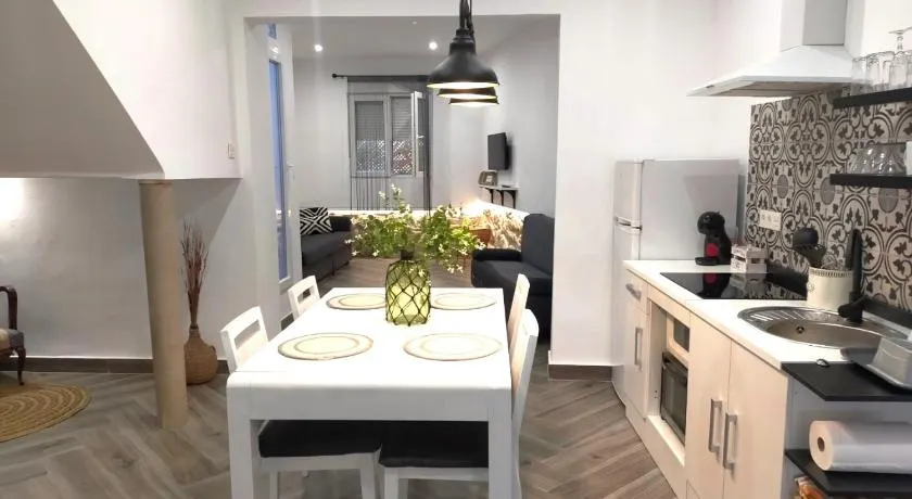 APARTAMENTOS FERNANDO III EL SANTO - Image 1