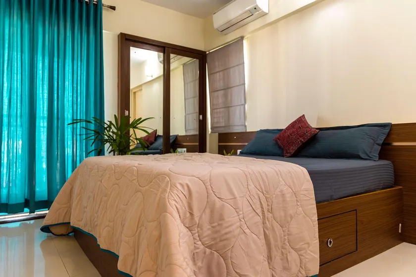 Best 3BHK Serviced apartment in Cochin Marinedrive - Image 1