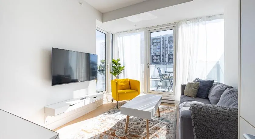 Luxury Apartments with View & Indoor Heated Pool - Image 1