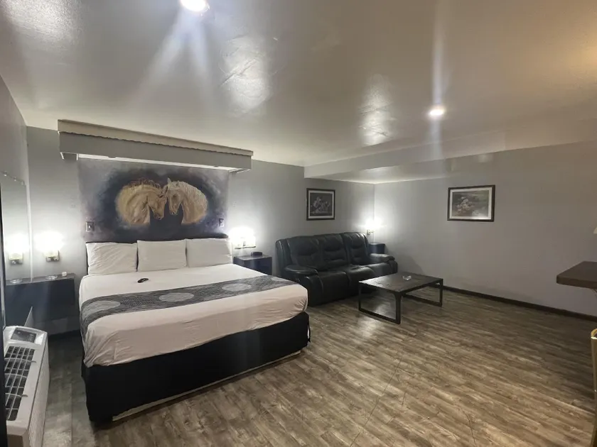 Cindy Lyn Motel - Image 1