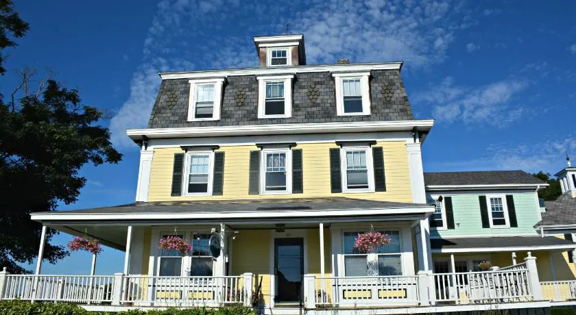 Harbor House Inn - Image 1