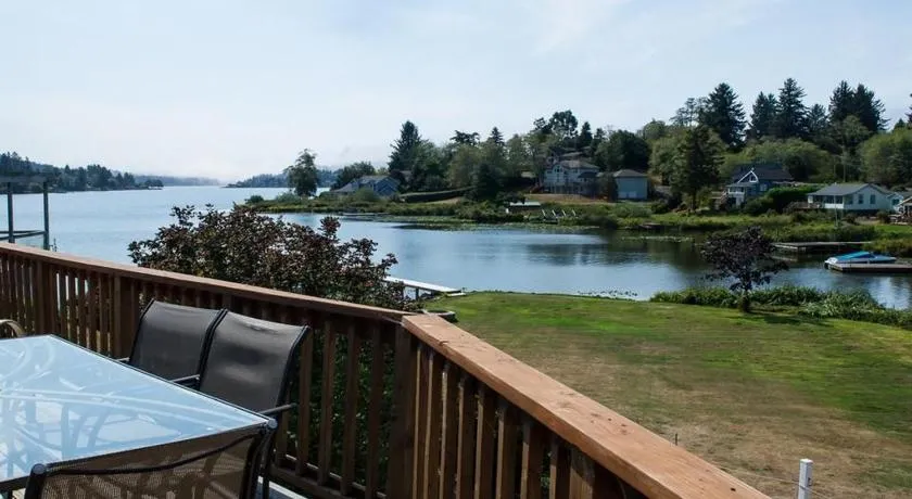 Lake Point Hideaway - Image 1
