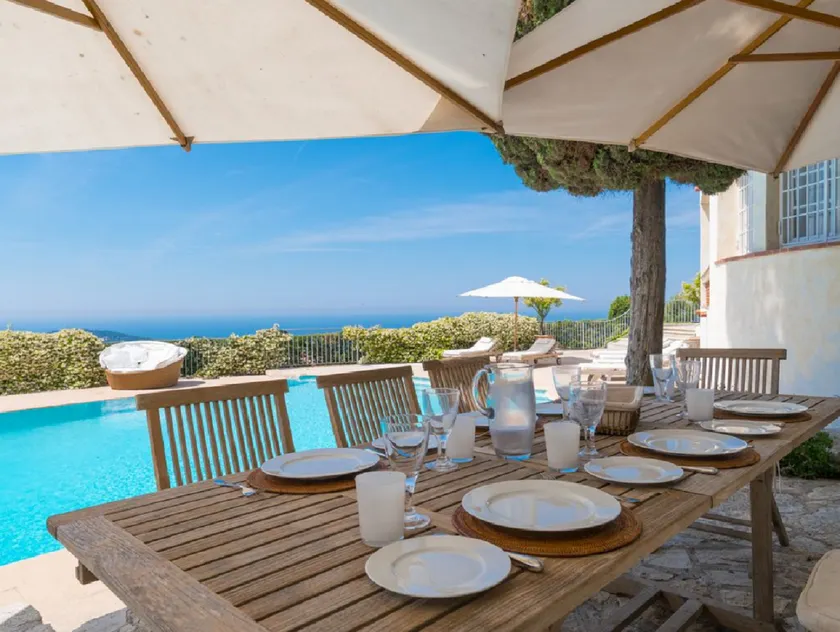 STUNNING MANSION IN CAMP DE MAR - Image 1