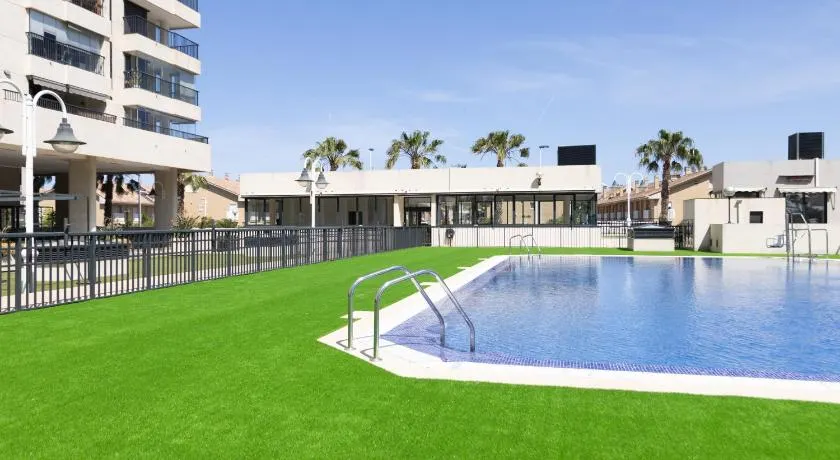 Apartamento con Vistas al mar, Piscina y Pista de Paddle - Image 1