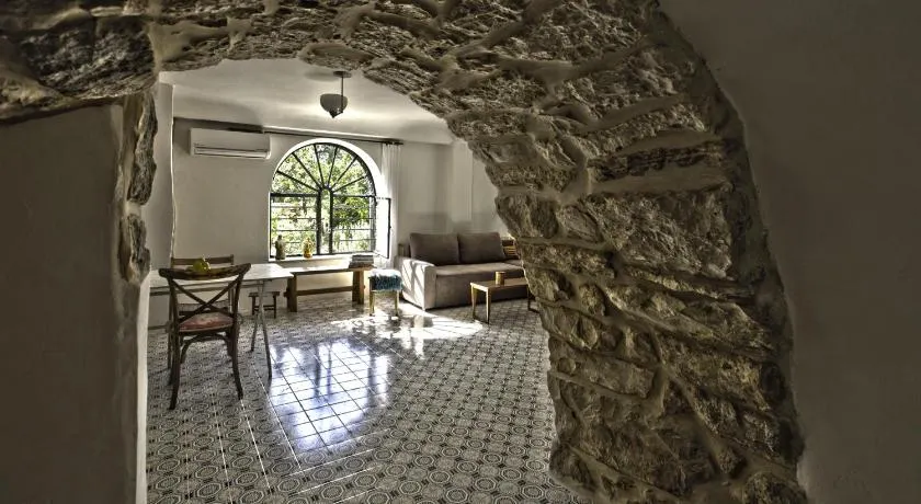 The Nest - A Romantic Vacation Home in Ein Kerem - Jerusalem - Image 1